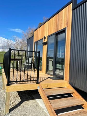 Boutique Tiny House - Te Anau Country Accommodation Dış mekan fotoğraf