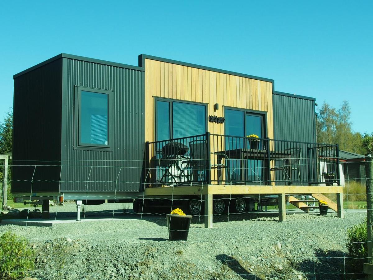 Boutique Tiny House - Te Anau Country Accommodation Dış mekan fotoğraf