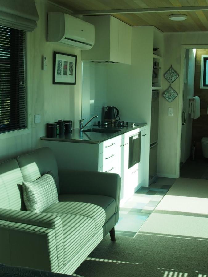 Boutique Tiny House - Te Anau Country Accommodation Dış mekan fotoğraf